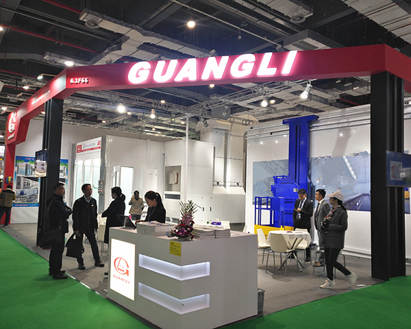 Бренд Гуанли будочки брызга показывает-выставке Automechanika Шанхай в 2019